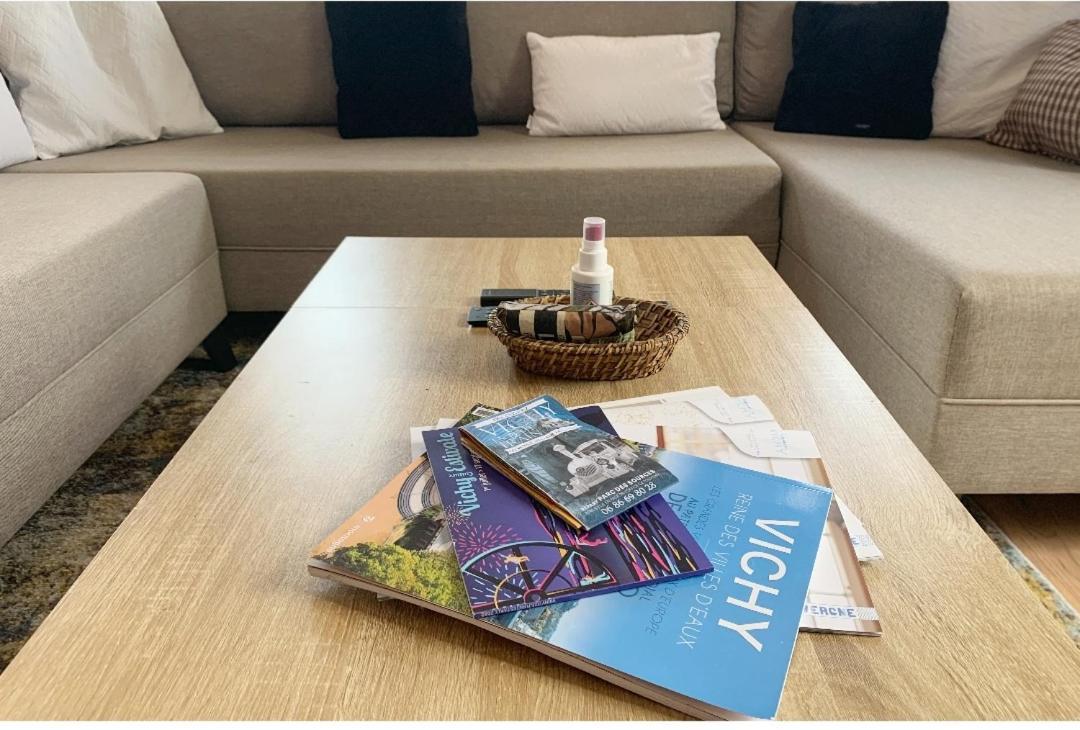 Residence Gambetta - Chambres Dans Appartement Design Grand Confort Le 481 Vichy Bagian luar foto